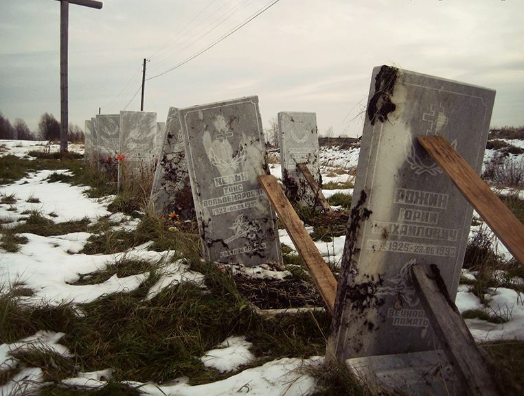 Упал памятник. Восстановить упавший памятник