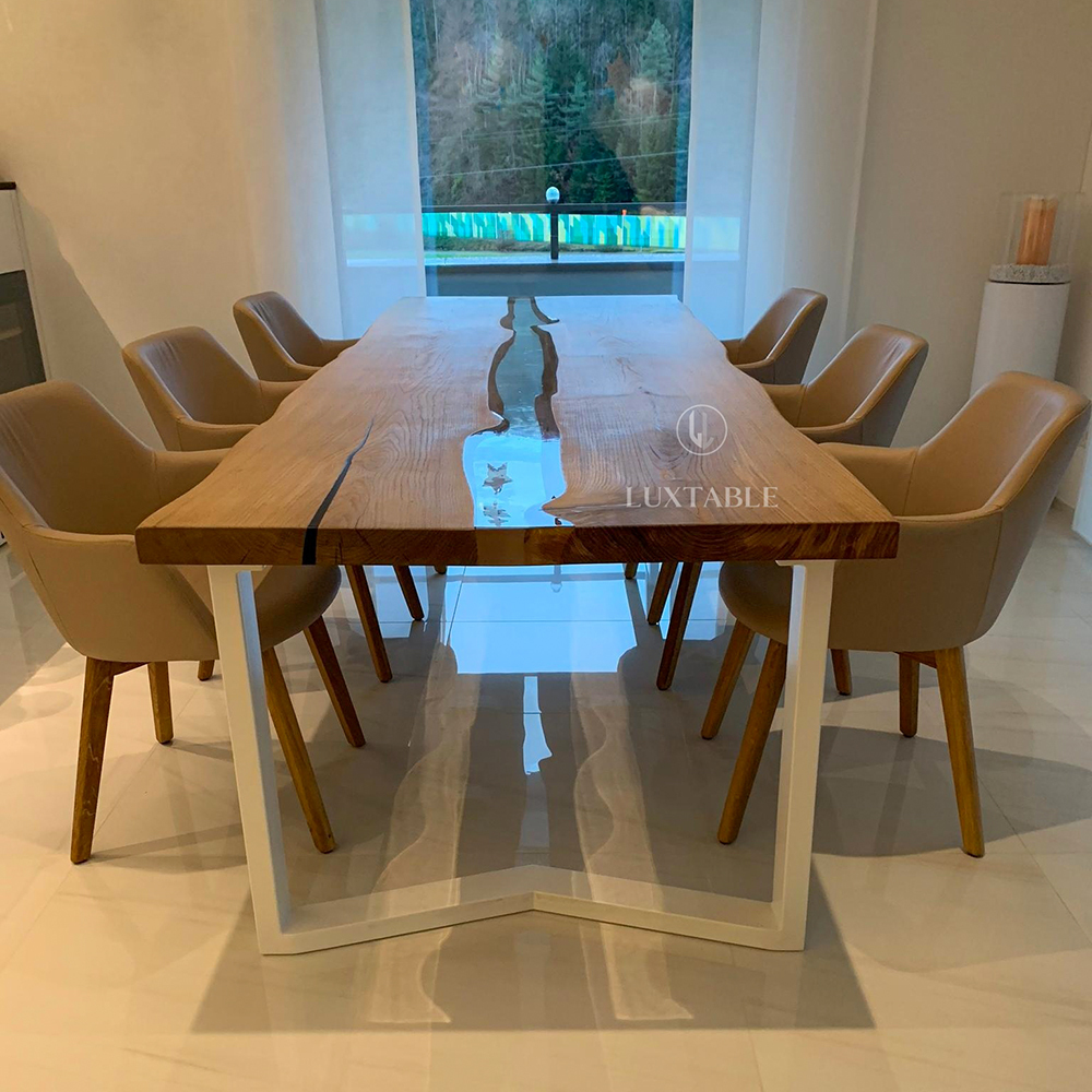 Epoxidharz Tische Alagoas aus europäischem Nussbaum und hellblauem Epoxidharz mit Metallic Effekt