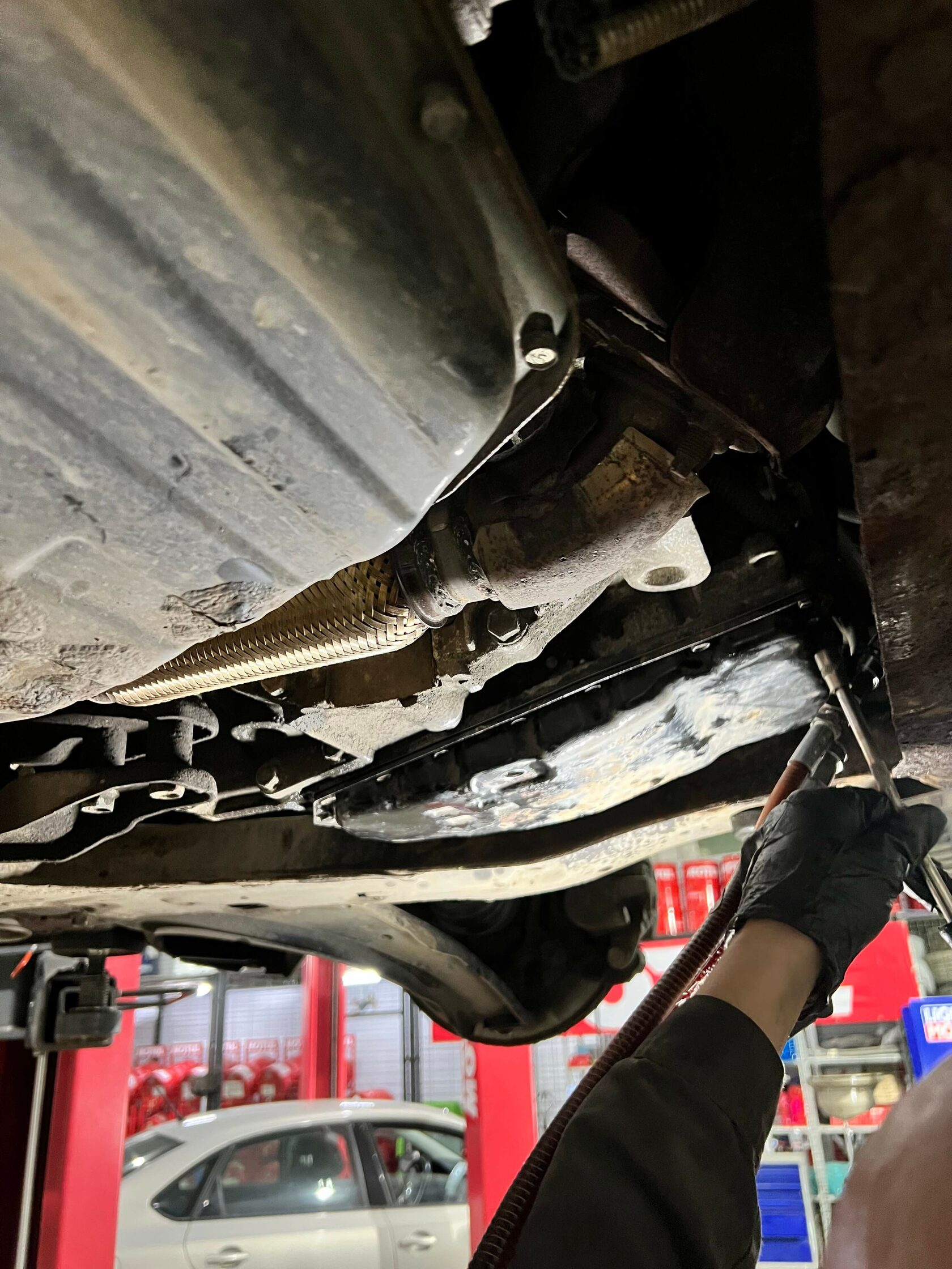 Установка новой прокладки поддона