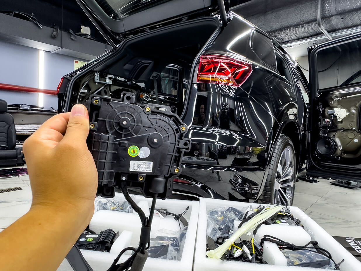 Подготовка автомобиля к шумоизоляции в Аврора Детейлинг