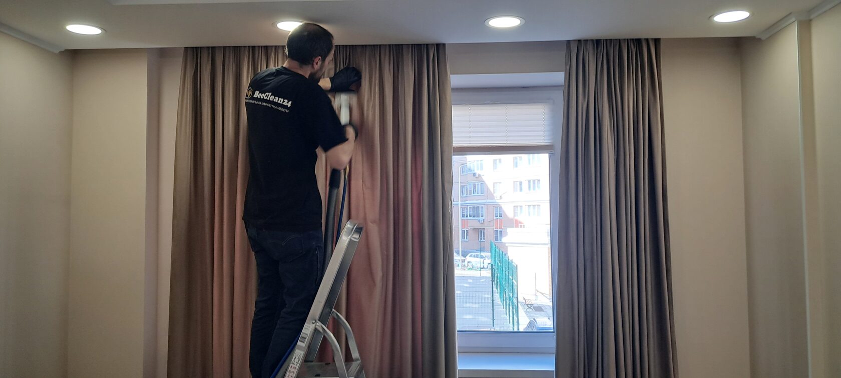 Профессиональная чистка штор на дому