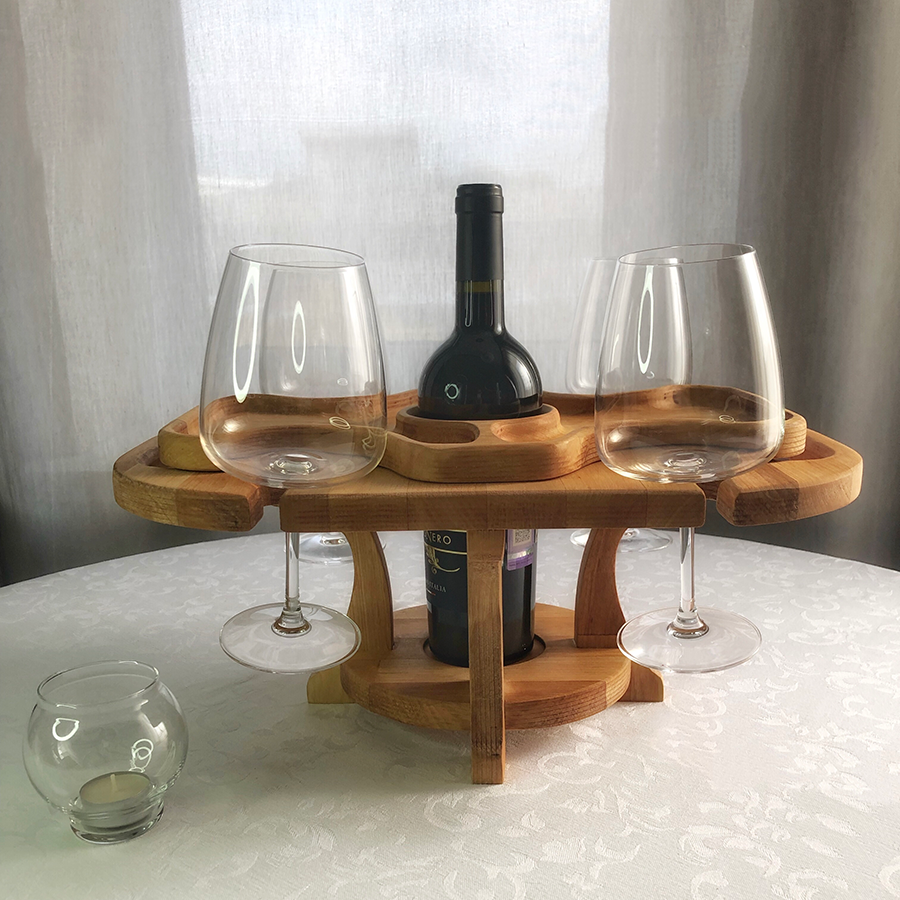 Столик 4 буквы. Винный столик из дерева в постель. Винница деревянная под вино. Винница из дерева. Столик для вина вешать на мост.