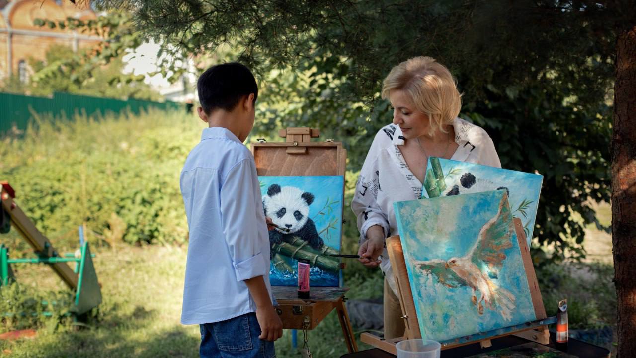 Курс «Живи ярко» — фактурная живопись для детей и родителей