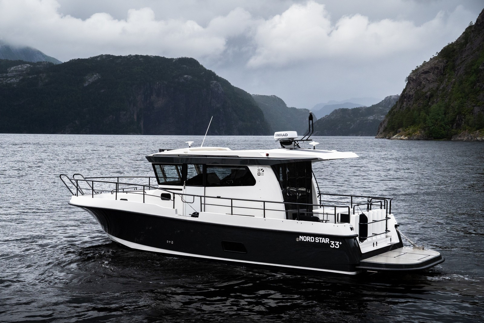 Nord Star 33+ рубка и широкие проходы по бортам