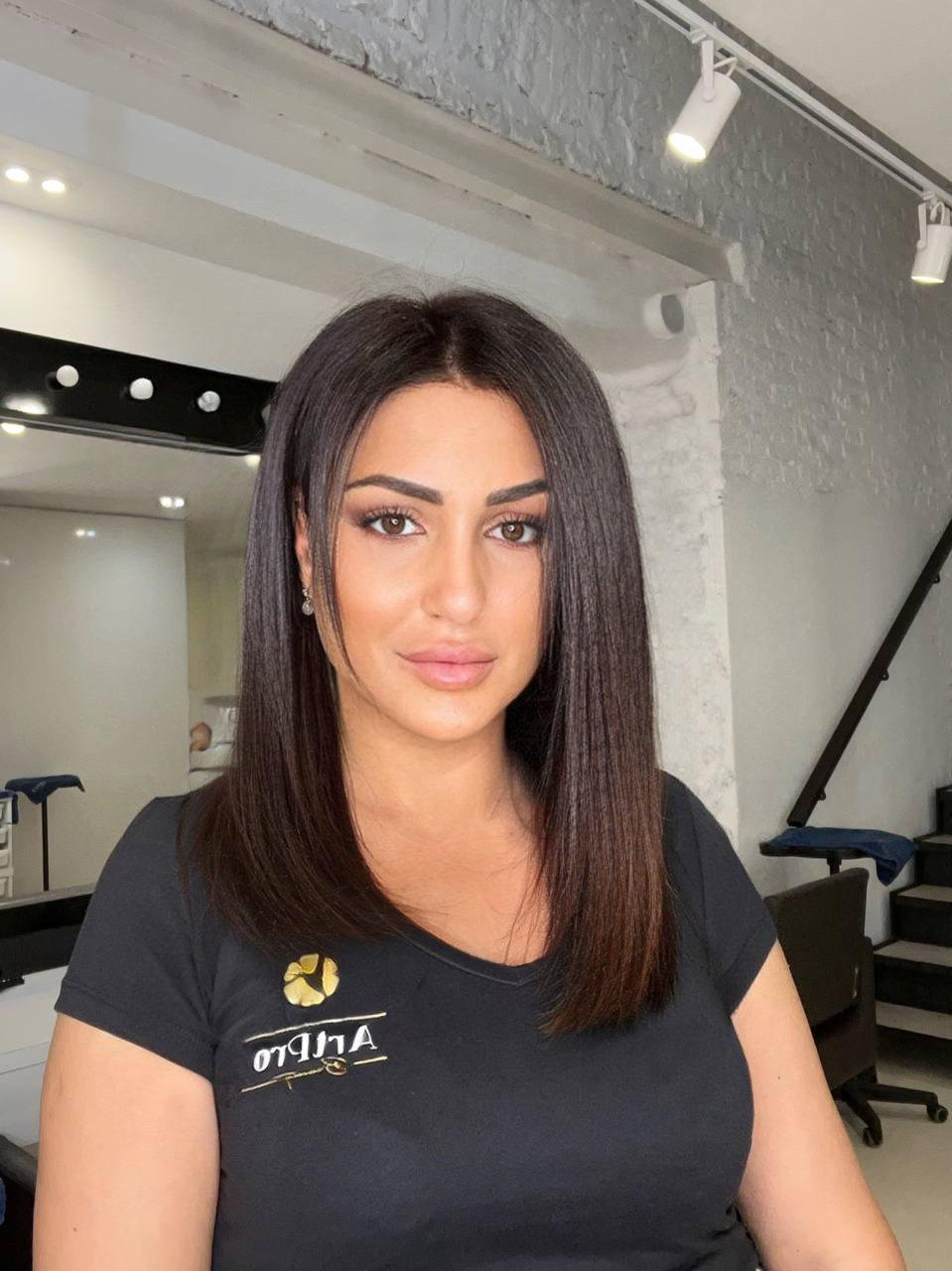 Мастер по наращиванию волос