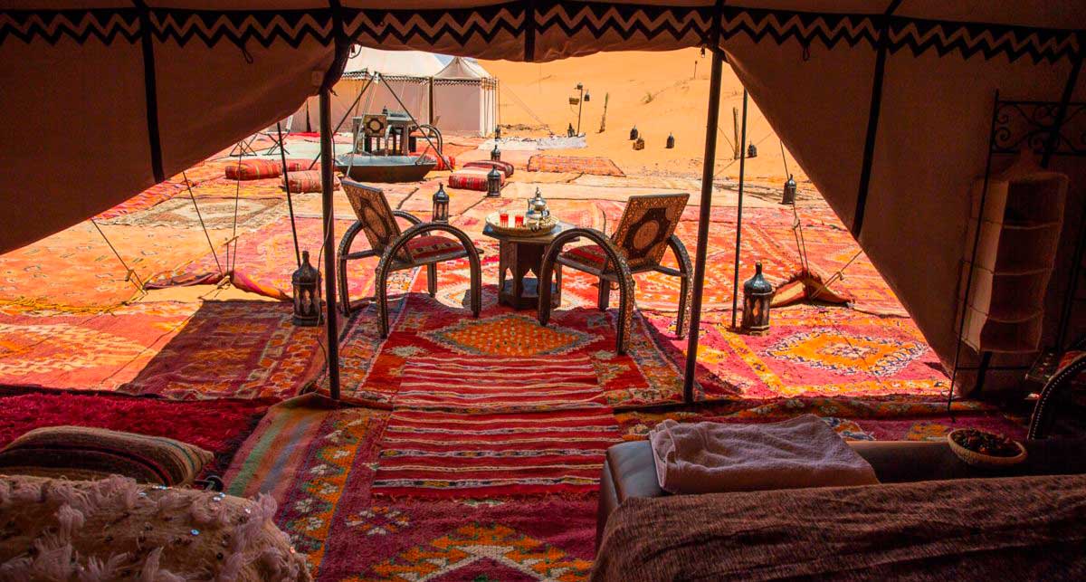 глэмпинг в пустыне сахара марокко