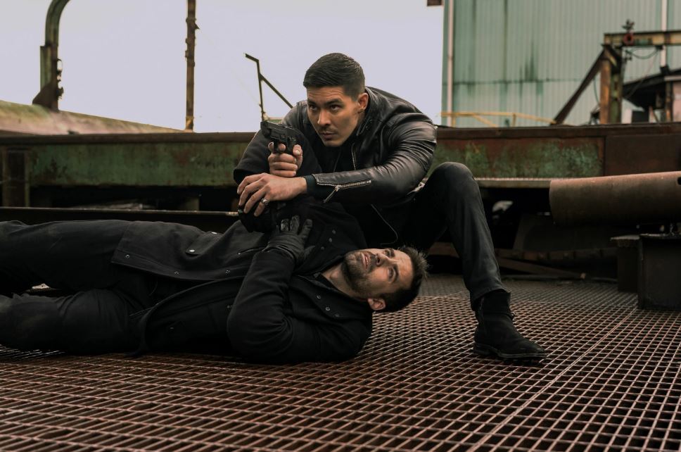 Кадр из фильма «Кулаки возмездия» 2022