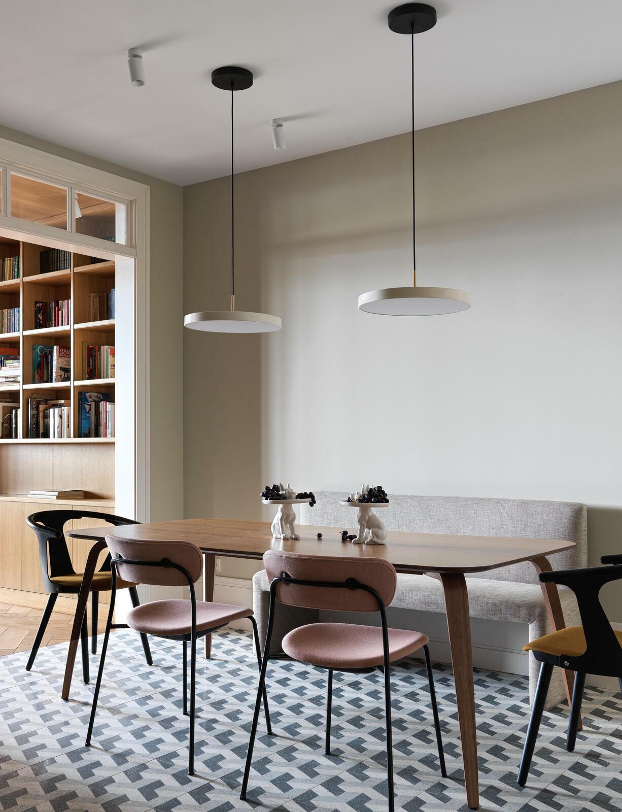 Столовая в квартире в ЖК Дирижабль по проекту дизайнера интерьера Екатерины Фёдоровой