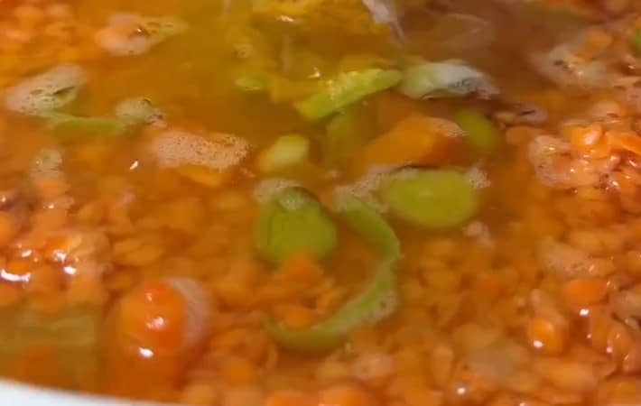Приготовление крем-супа из красной чечевицы: шаг 4