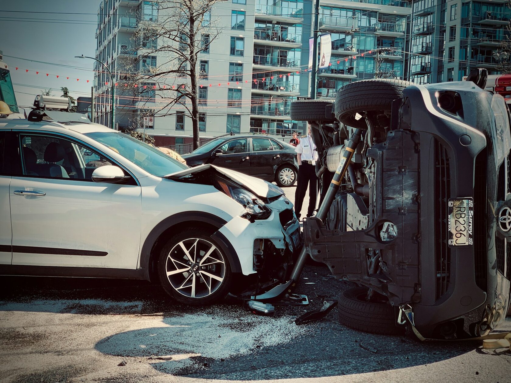 Эвакуация повреждённого автомобиля после ДТП