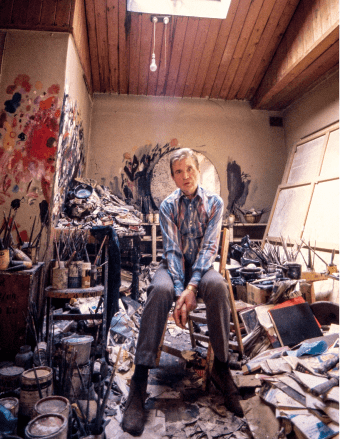 Художник Фрэнсис Бэкон в его студии