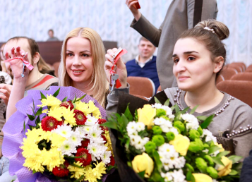 В каком году я могу подать заявление на получение субсидии для покрытия расходов на жилье и коммунальные услуги? Какие документы мне нужны для ее получения?