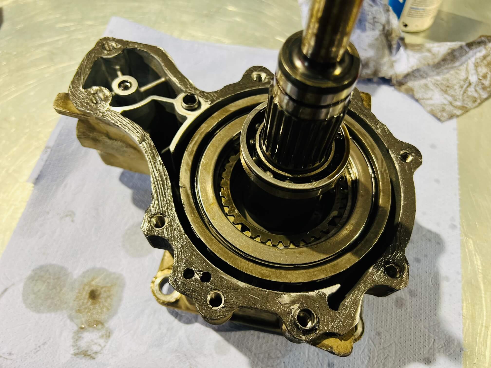 Нанесение герметика