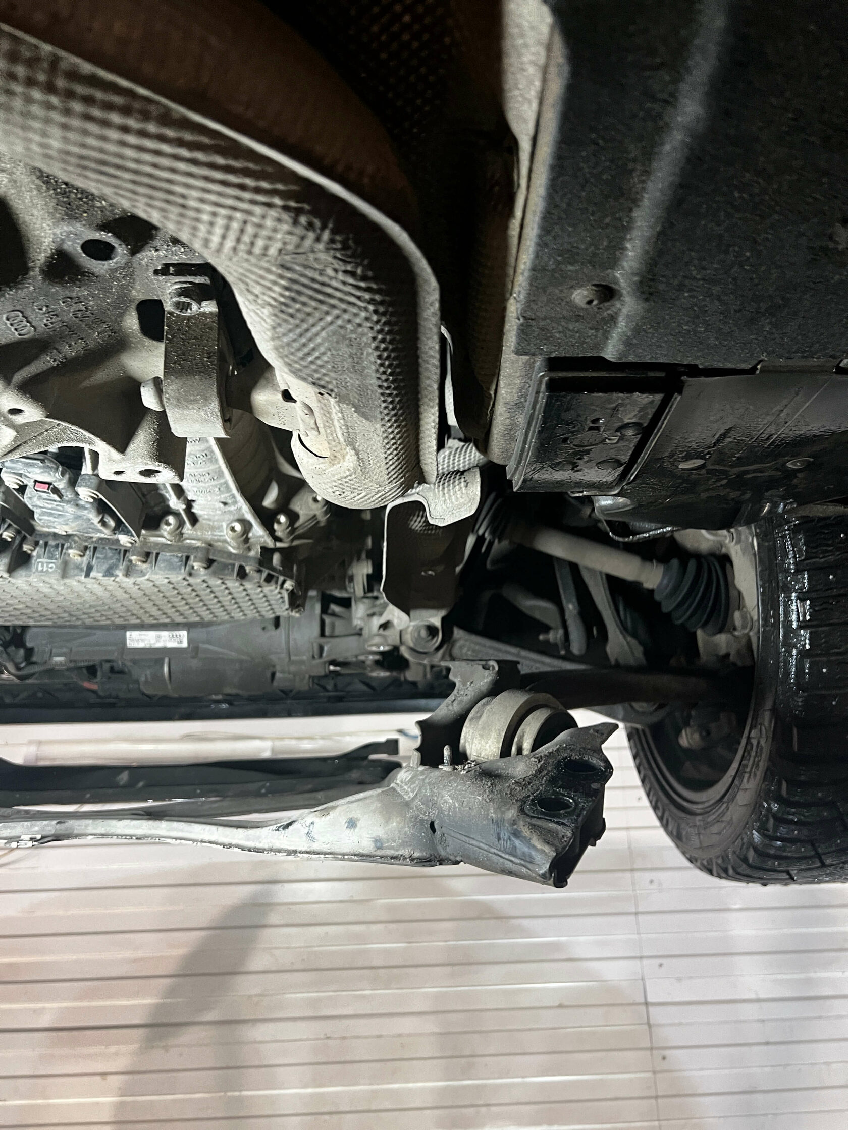 Снятие подрамника Audi A5