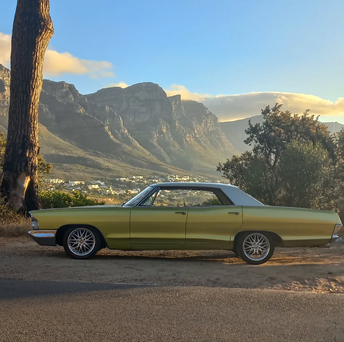 1965 Pontiac Parisienne V8