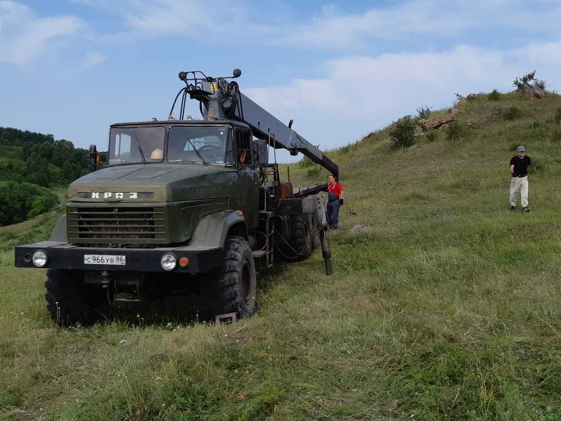 Краз 63221 с манипулятором. Манипулятор краз. Кран урал кму. Краз 266 б манипулятор. Краз 250 манипулятор.