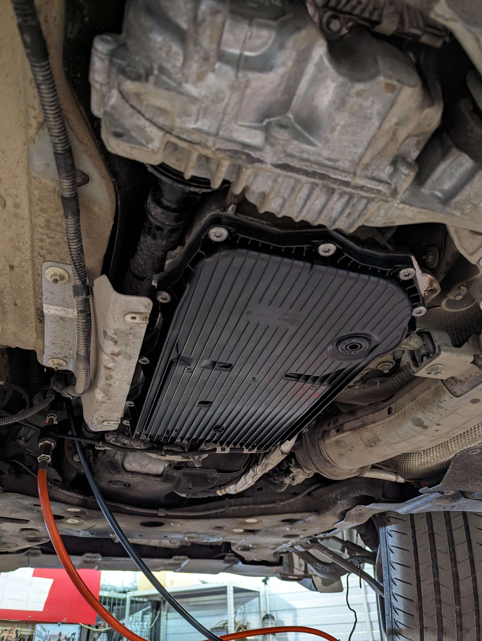 Установка нового поддона-фильтра ZF