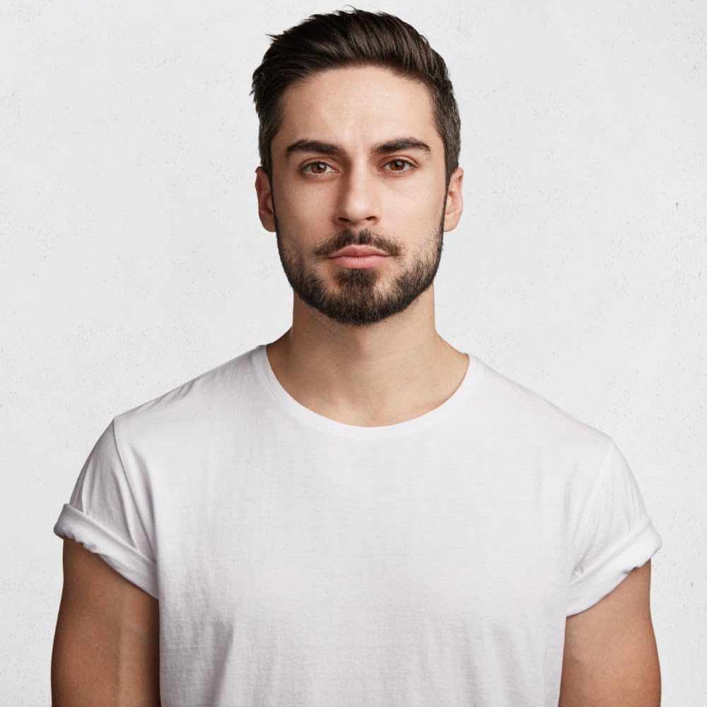 https://ru.freepik.com/free-photo/young-bearded-man-with-white-t-shirt_9724318.htm