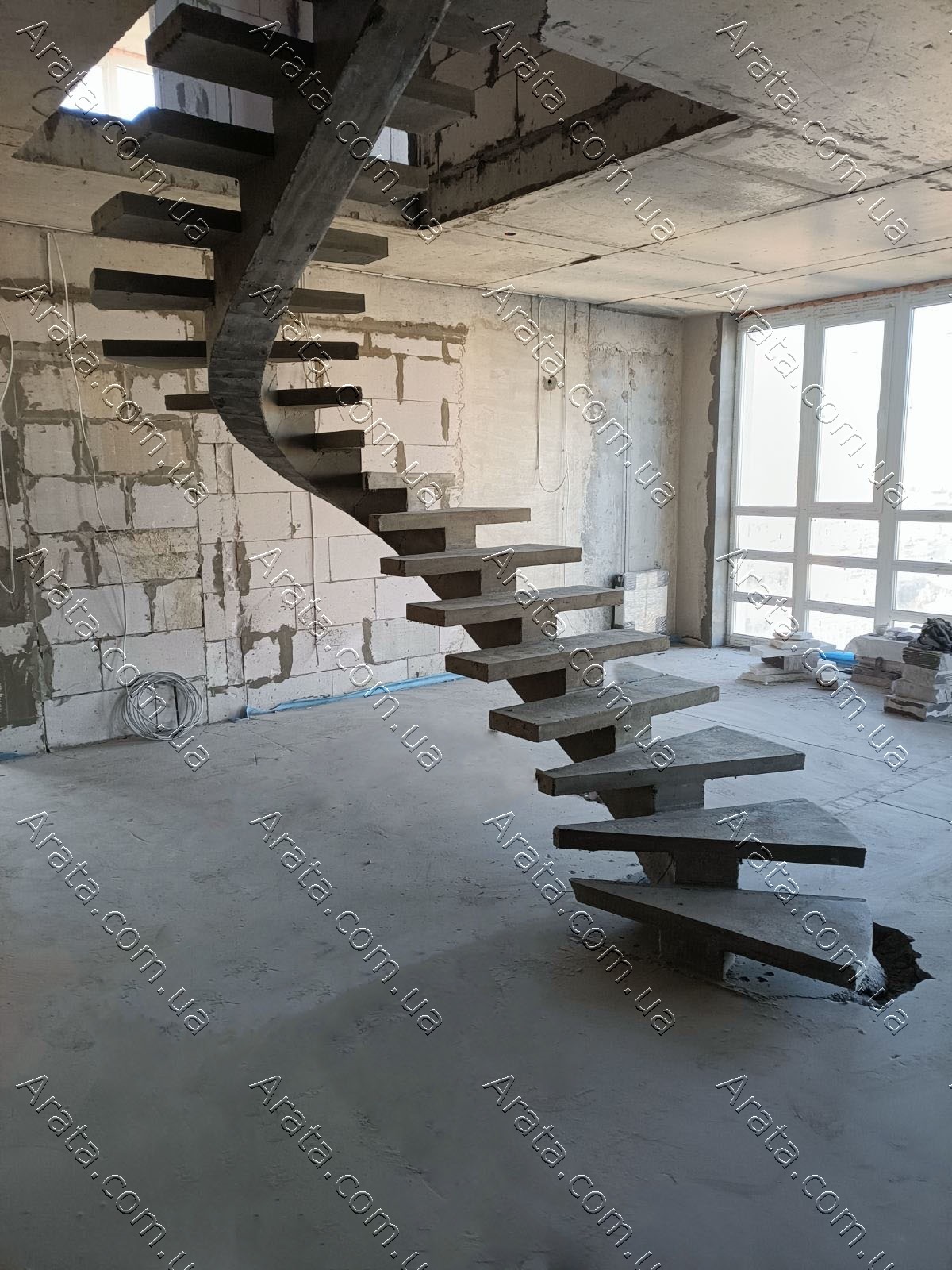 Чем обшить бетонную лестницу на второй этаж
