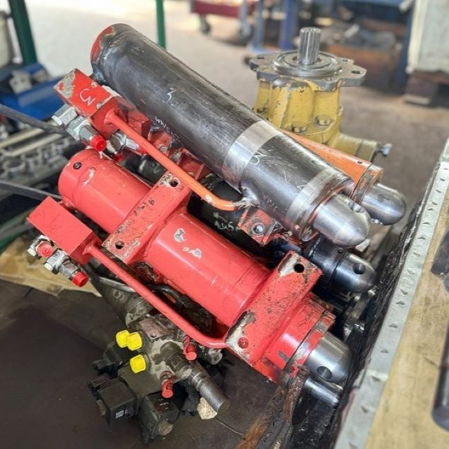 Ремонт гидроцилиндров аутригера пассажирского трапа