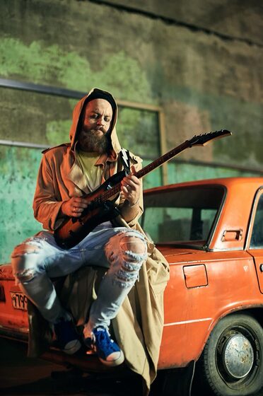 Михаил Зверев