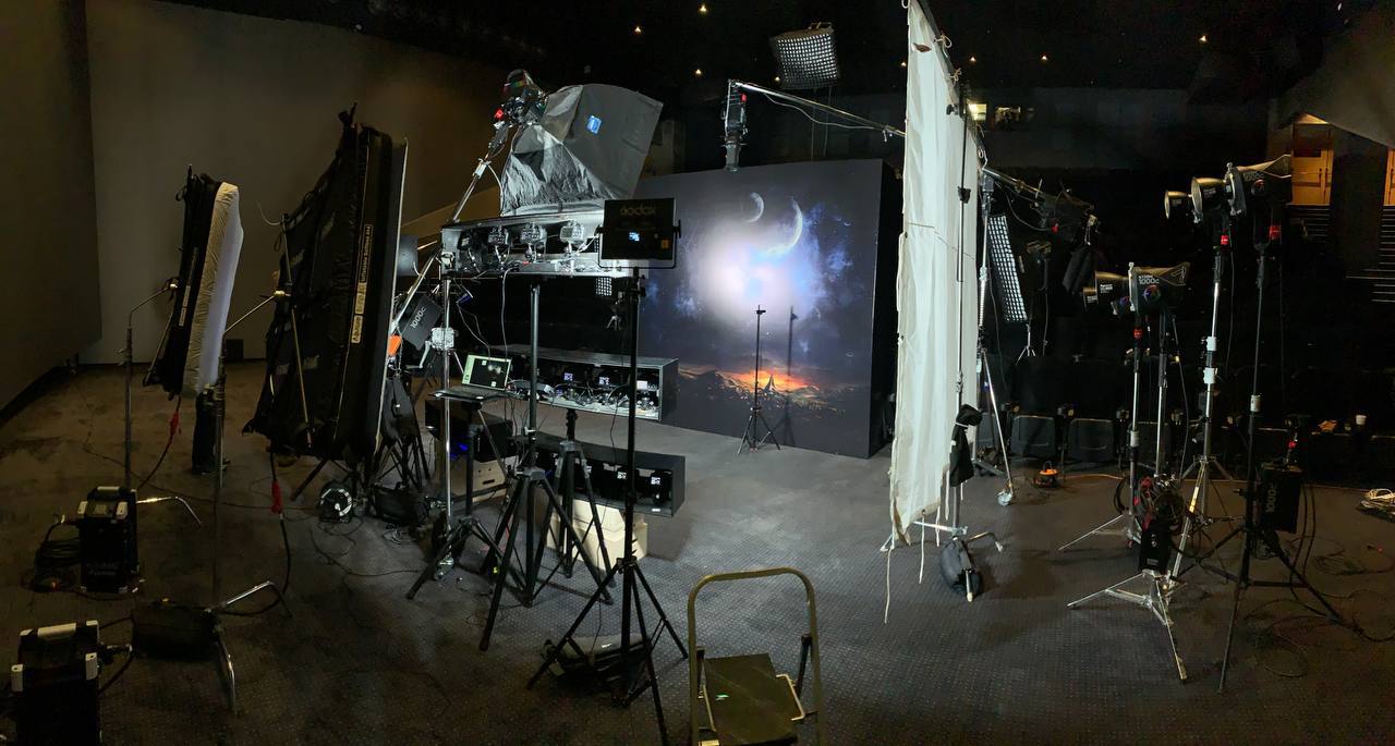 Eterna event capture stage and lighting