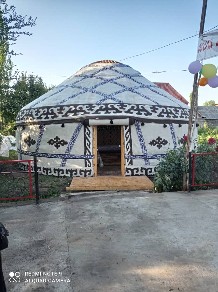 Купить большую юрту покрытую войлоком