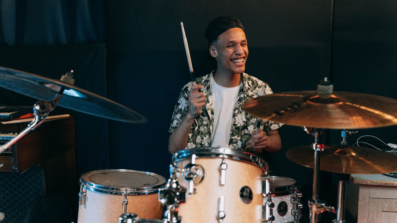 Интроверт за ударной установкой