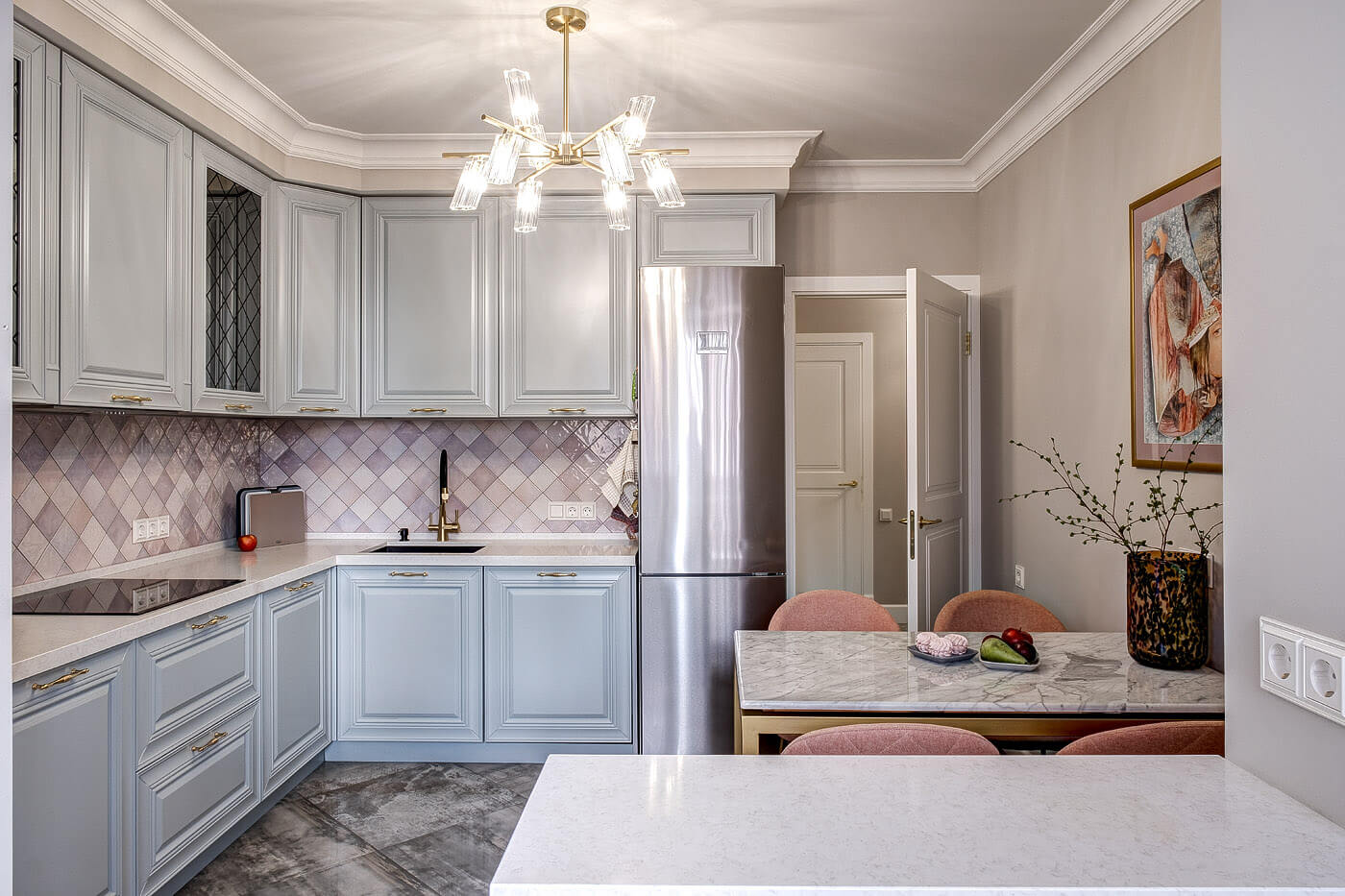 Новая Москва - Дизайн интерьера кухни, стол, стулья