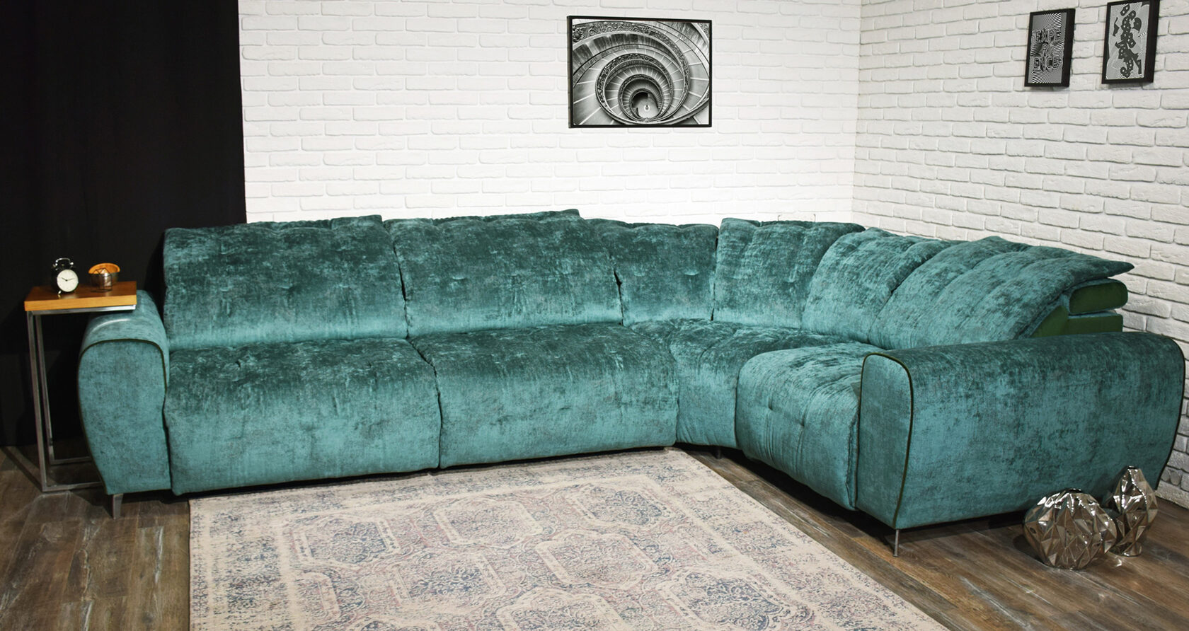 объемный диван