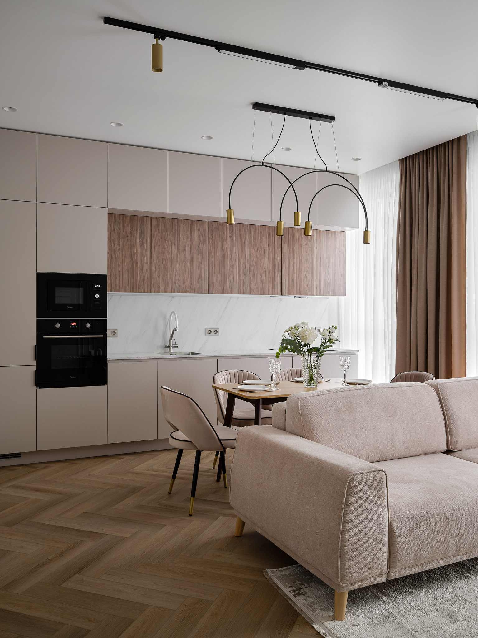 интерьер кухни-гостиной в стиле неоклассик