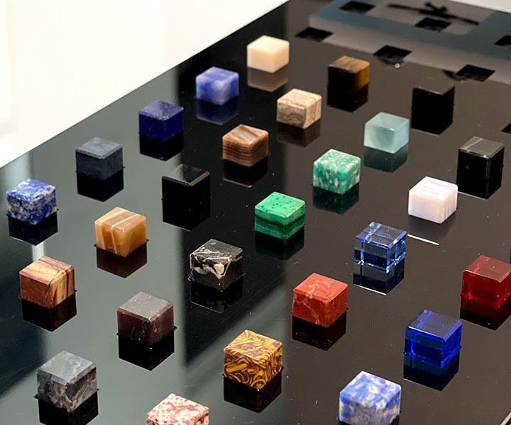 камни для запонок под заказ с логотипом