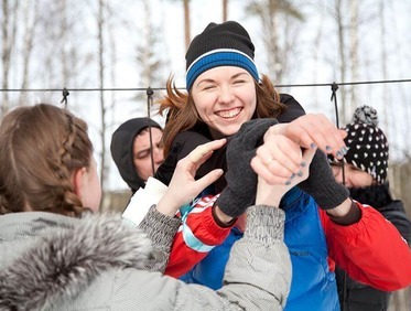 Заказать новогодний тимбилдинг для сети магазинов одежды