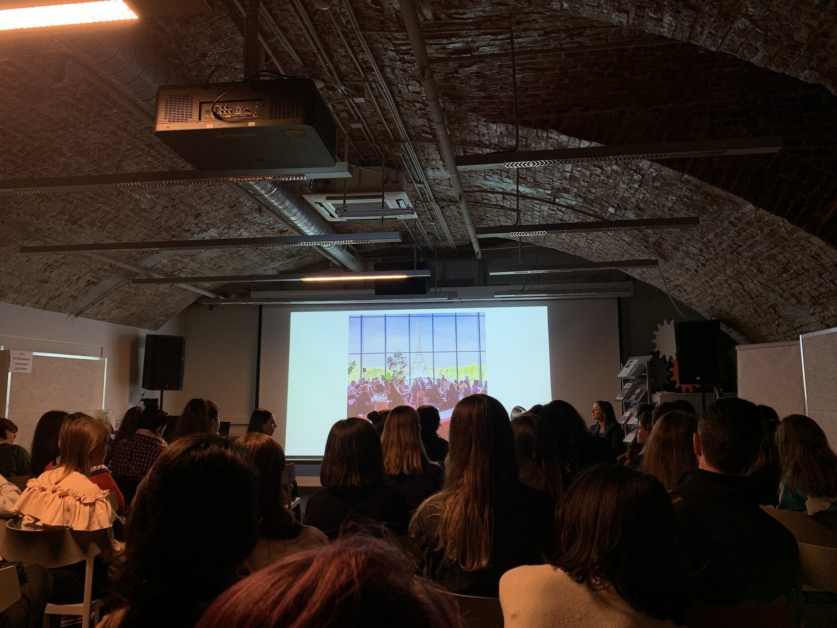 Афиша Ноблесс: Лекция «Прогулки безо всякой практической цели»