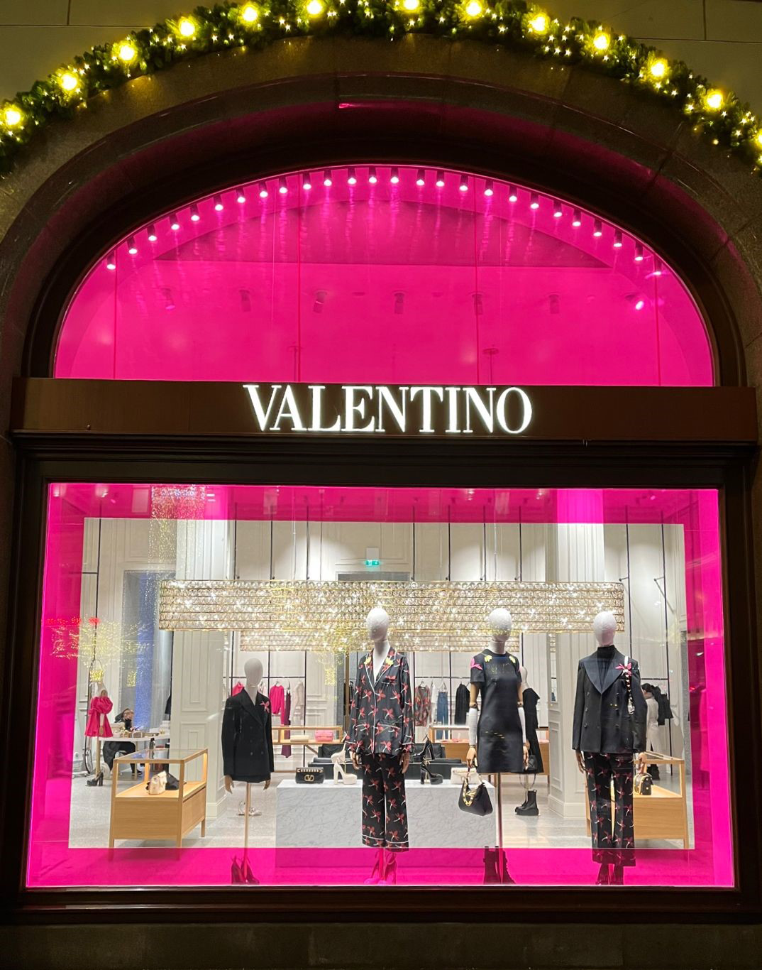 Услуги дизайнера по оформлению витрин