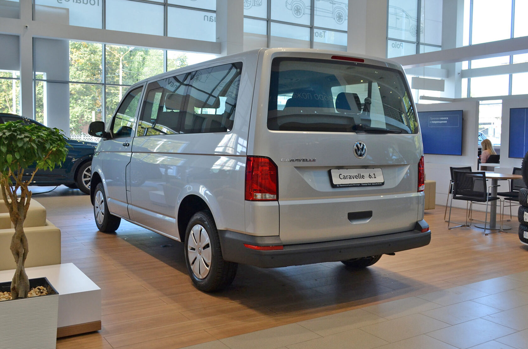 Volkswagen Caravelle t6 серый Indium металлик