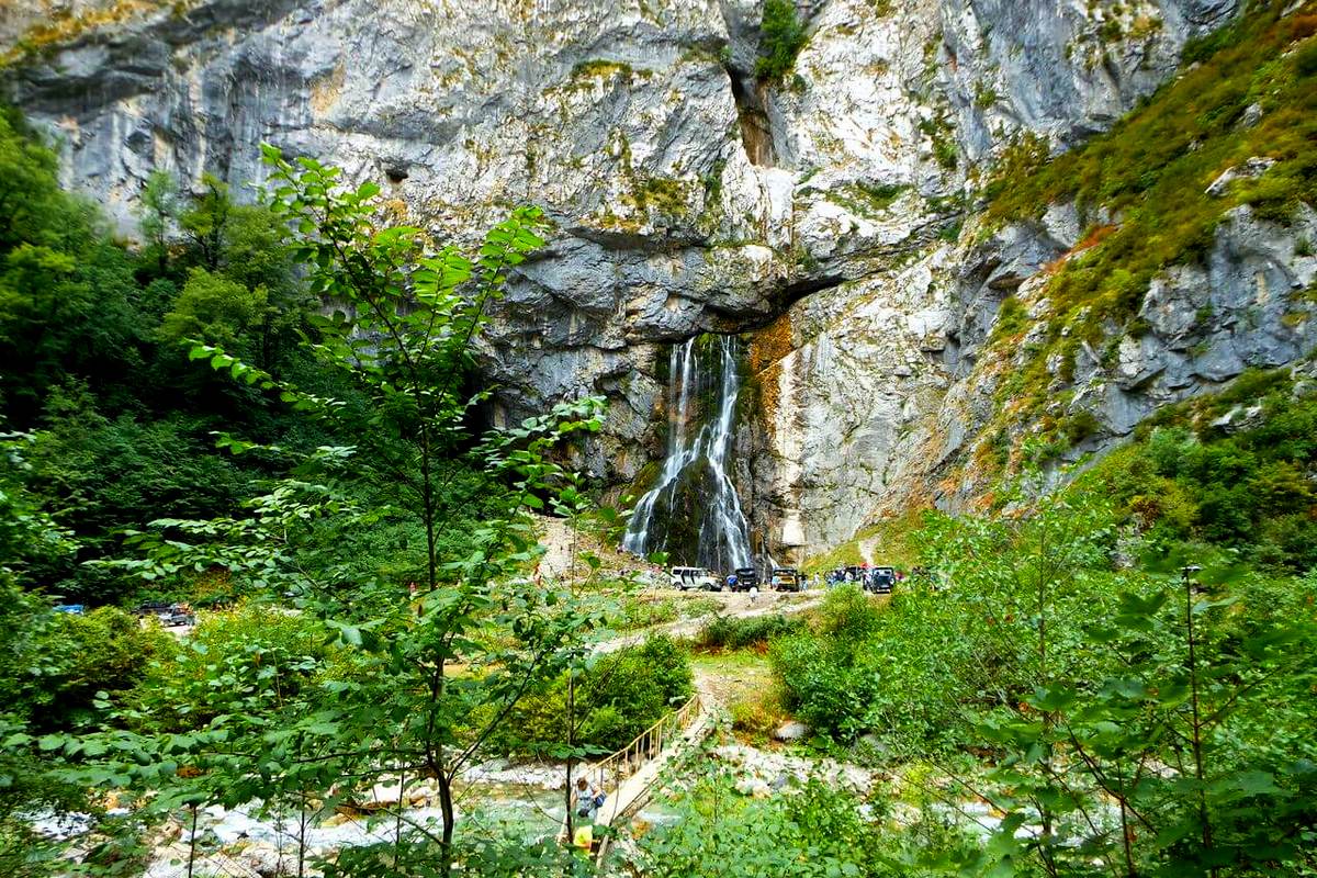 Гегский водопад вершина