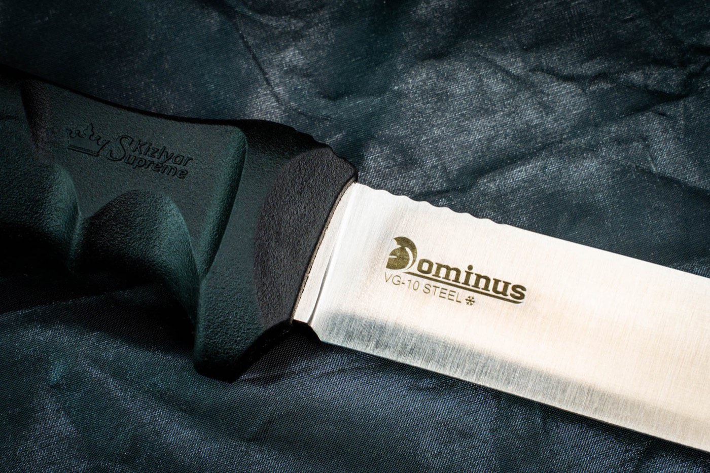 Dominus large anatomical Kraton handle and broad blade