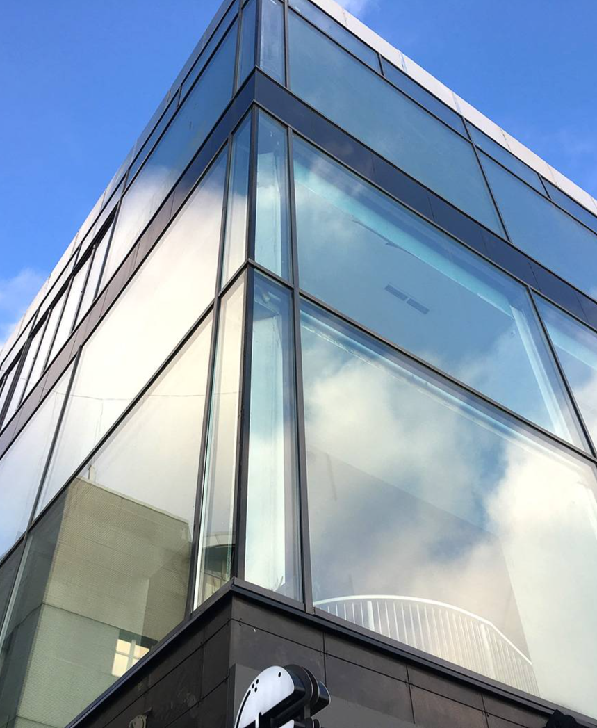 Крыша дома из стекла фото