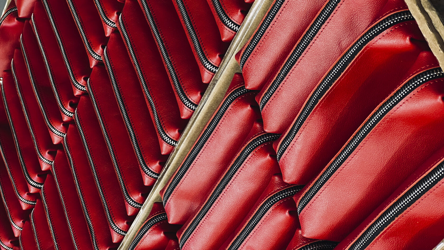 Пошив из кожи: производство кожаных изделий на заказ в Москве