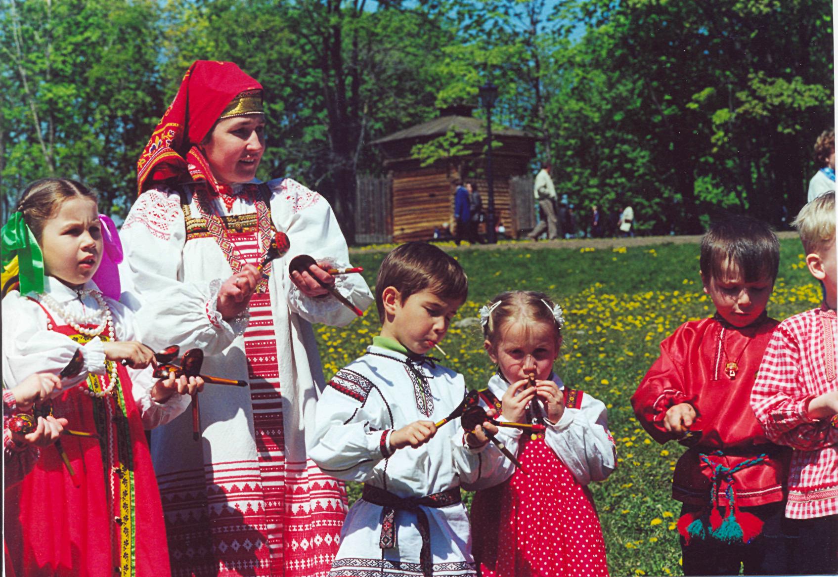 Сад народная. Осенины хоровод. Фольклорные традиции. Народные осенние игры. Осенины фольклорный фестиваль.