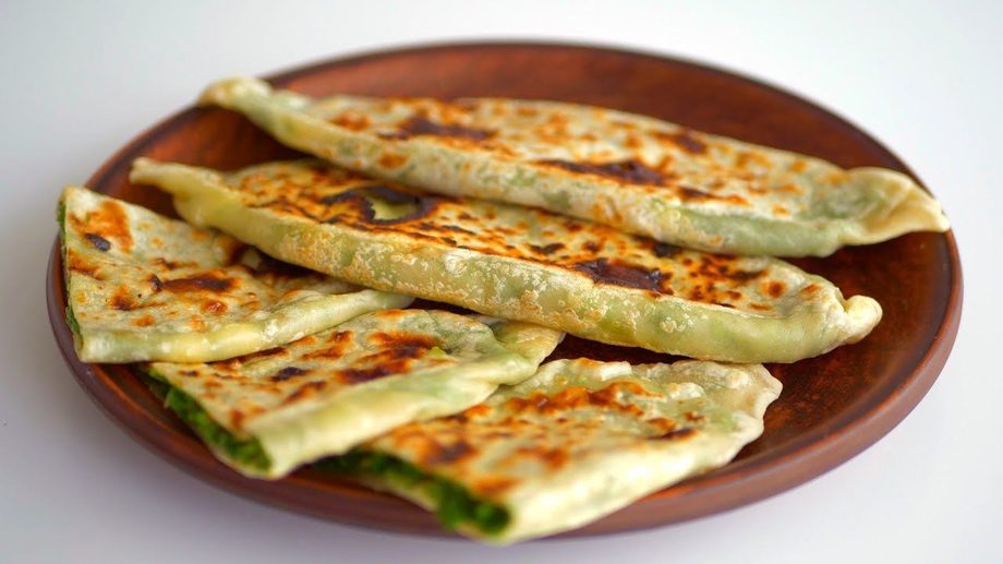Грузинские лепешки с сыром и зеленью: пошаговый рецепт, ингредиенты, технология приготовления