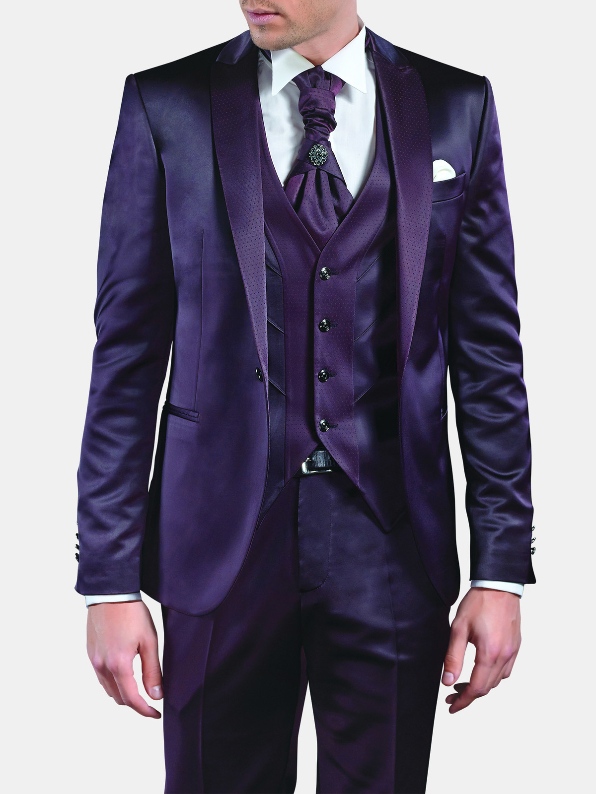 Свадебный костюм мужской фиолетовый