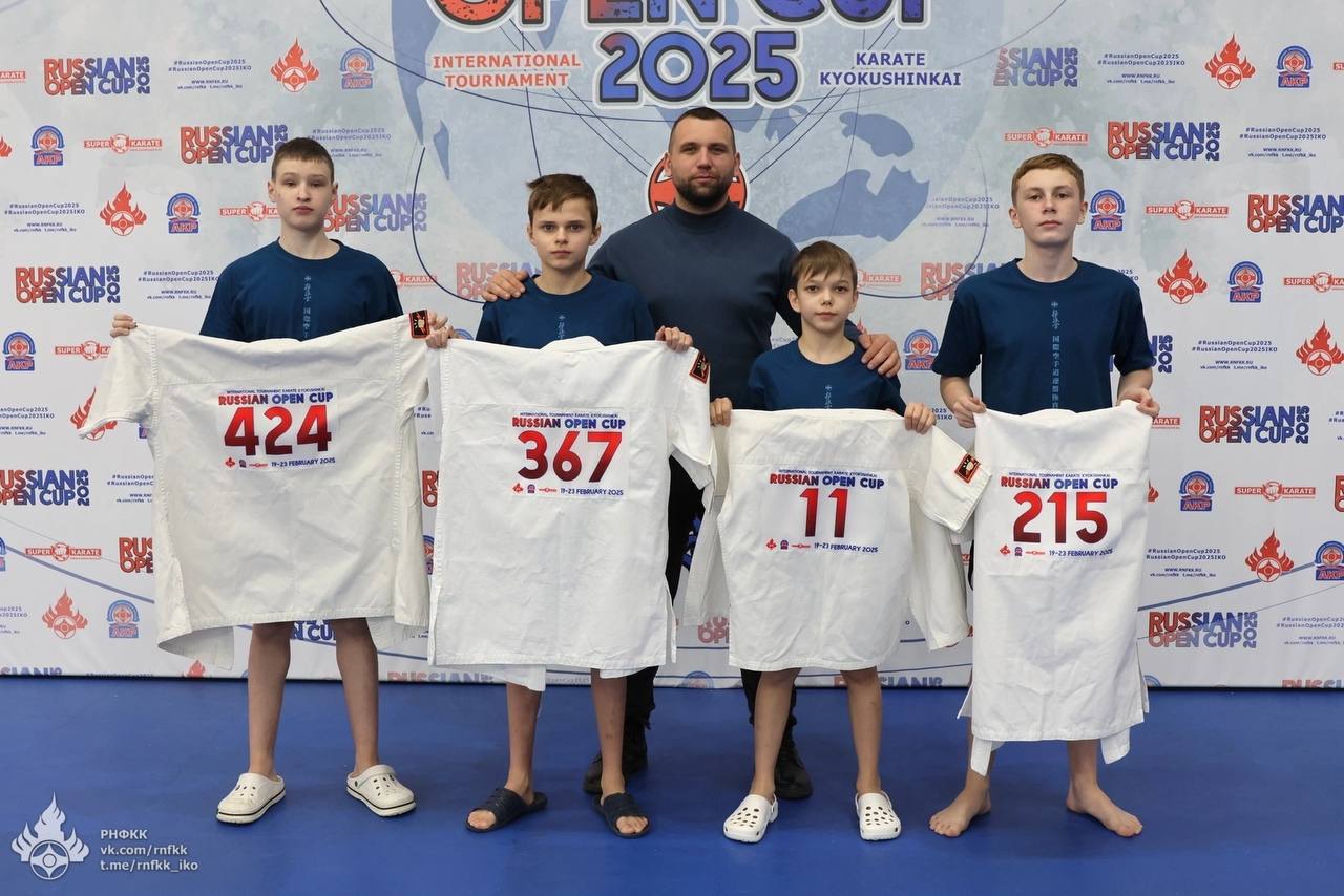 Мокшанцев Дмитрий, Хлебодаров Антон, Зиновкин Матвей, Кулдыркаев Захар с тренером Сергеем Николаевичем Мелкоедовым