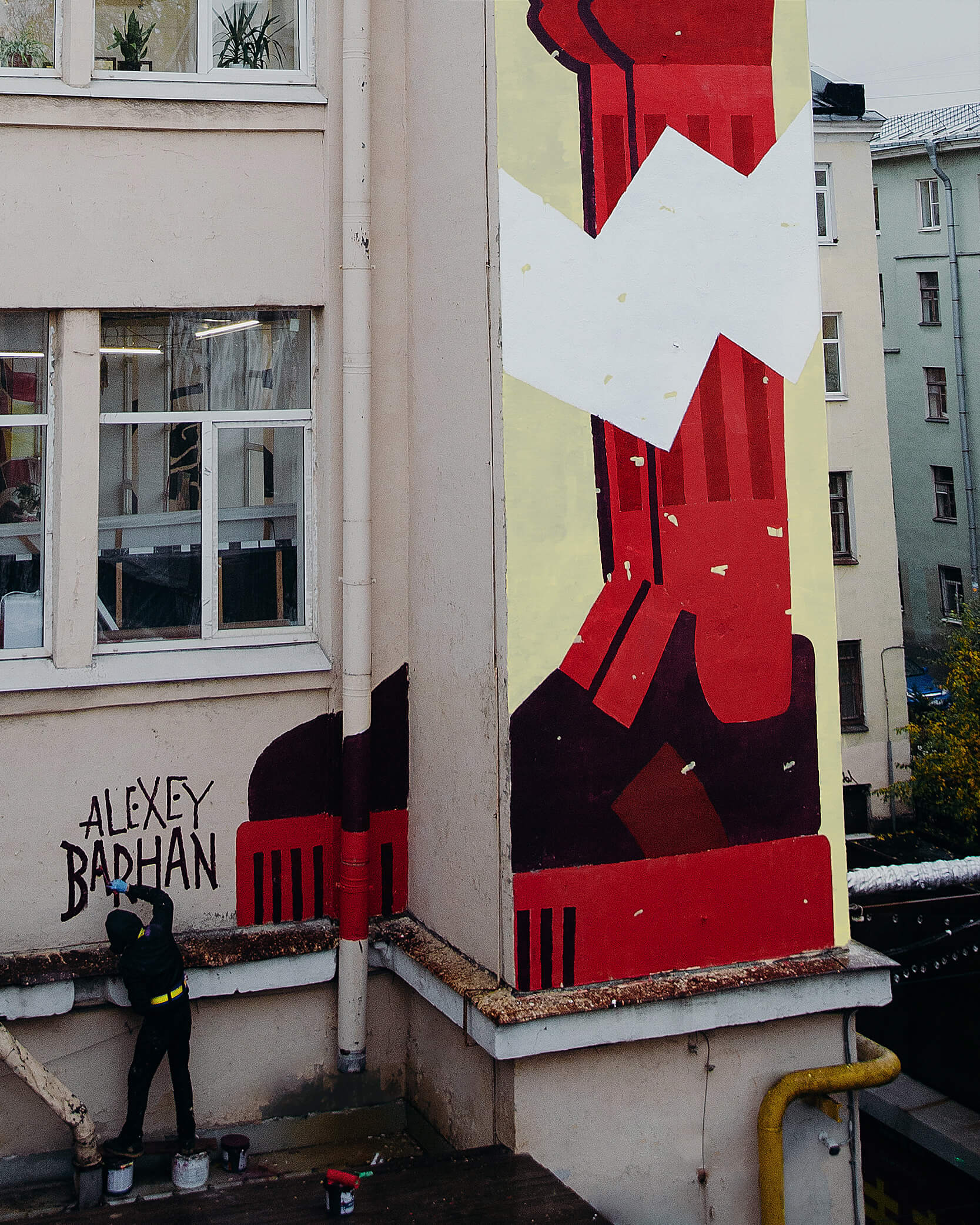 Роспись в лофт-проекте Этаже в Санкт-Петербурге. Мурал авторства Алексея Бархана.