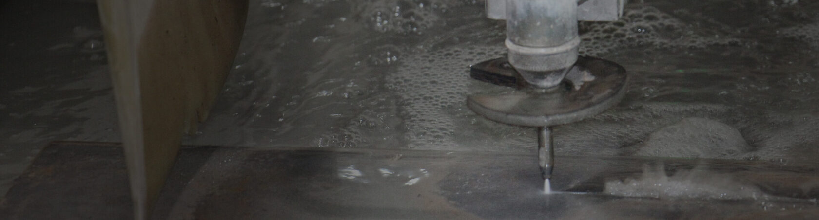 Гидроабразивная резка металла