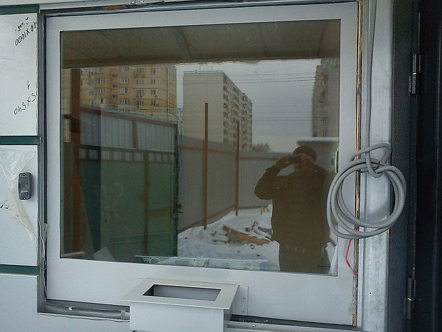 3 мм. 25х2. стекло а1. окно с выдвижным лотком. заменитель стекла прозрачные.