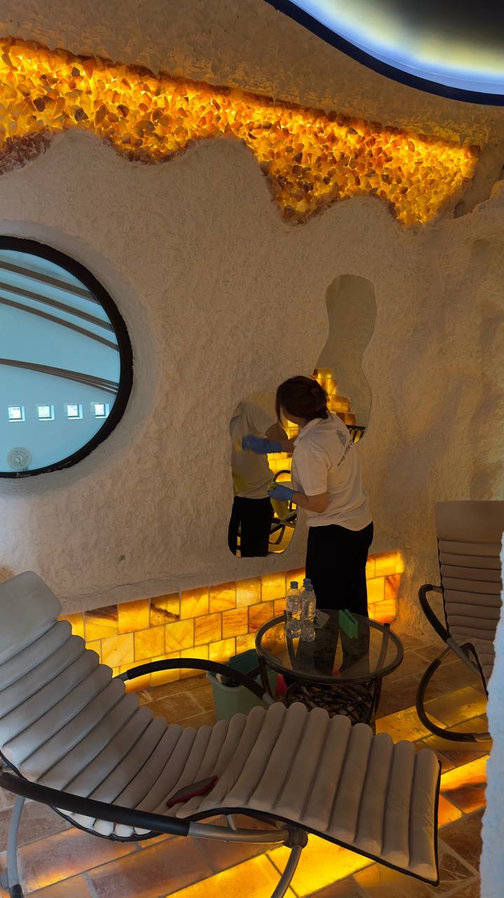 Мытье высоких окон Neva Home Cleaning