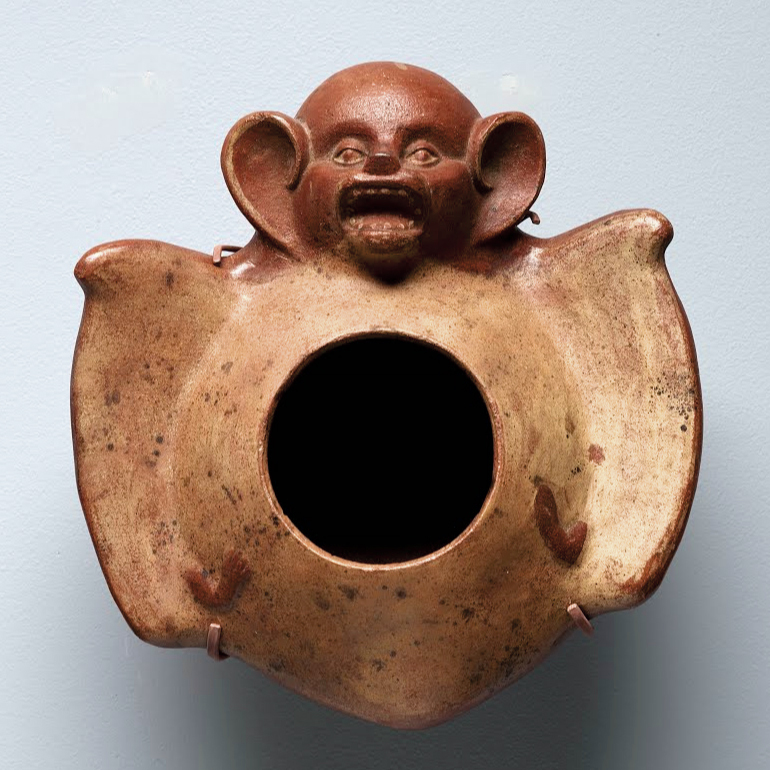 Сосуд в форме летучей мыши. 200–500 гг. н.э., Моче. Dallas Museum of Art.