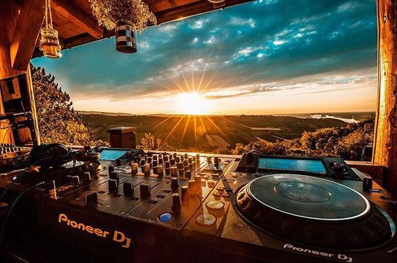 DJ Контроллеры| PLAY VINYL